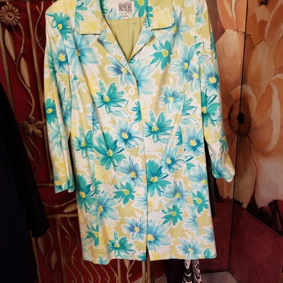 Spring coat - Picture 2 of 2